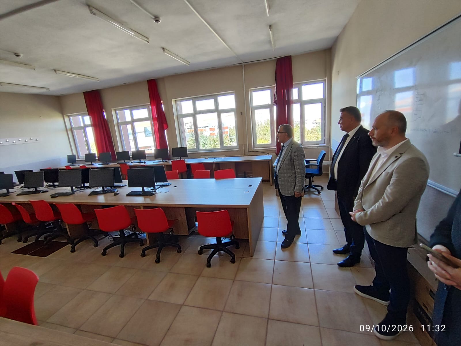 Yenilenen Bilgisayar Laboratuvarı